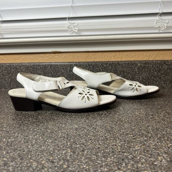 SAS Tripad Comfort Womens 10M White Leather Sandals Low Heel Open Toe Sling Back - Picture 3 of 11